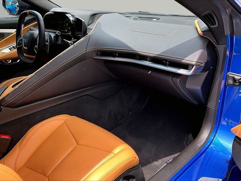 Used 2023 Chevrolet Corvette Stingray Preferred Conv w/ Z51 Performance Package RWD image 18