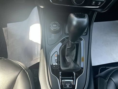 Used 2020 Jeep Cherokee Latitude Plus AWD/4WD image 21