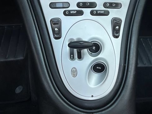 Used 2005 Maserati Spyder GT RWD image 25