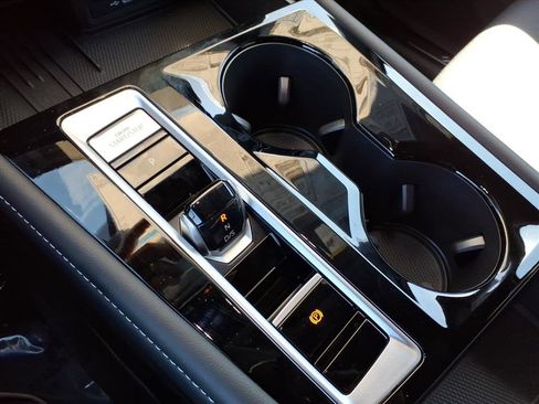 New 2026 Volkswagen Atlas Cross Sport SE image 18