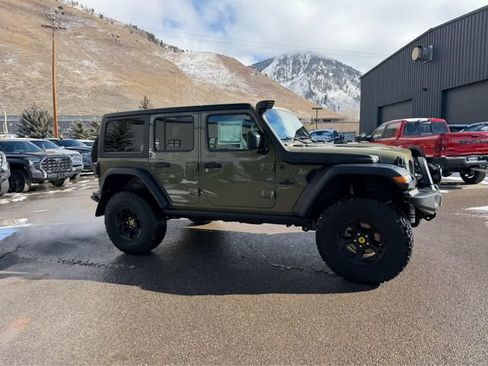 New 2025 Jeep Wrangler Unlimited Rubicon w/ Convenience Group AWD/4WD image 8