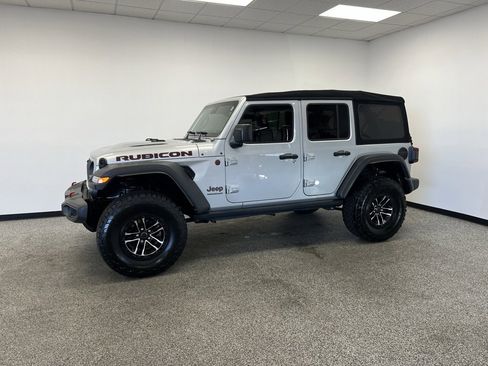 Used 2024 Jeep Wrangler Unlimited Rubicon w/ XTREMEE 35" Tire Package image 20