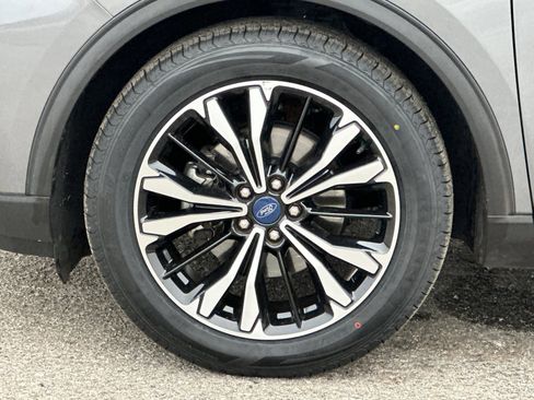 Certified 2022 Ford Escape SE w/ SE Sport Appearance Package image 26