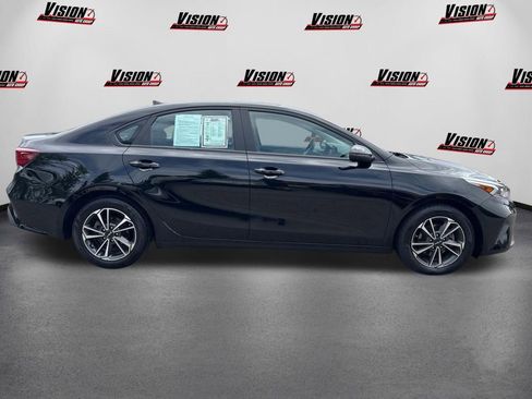 Used 2023 Kia Forte LXS w/ LXS Technology Package FWD image 4