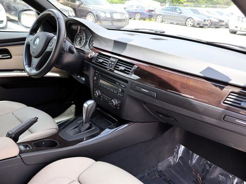 Used 2011 BMW 328i Convertible RWD image 25