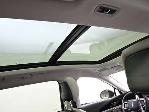 New 2026 Lincoln Nautilus Reserve image 17