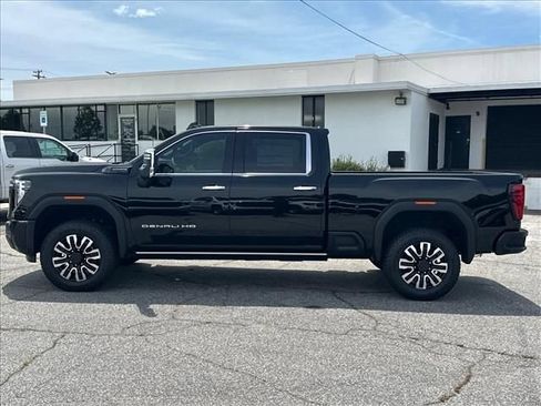 New 2026 GMC Sierra 2500 Denali Ultimate AWD/4WD image 7
