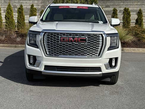 Used 2021 GMC Yukon XL Denali w/ Denali Premium Package image 3