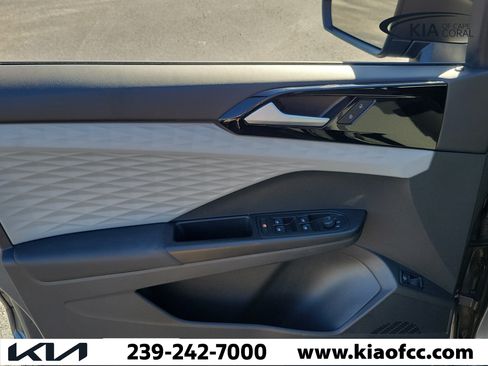 Used 2023 Volkswagen Taos S FWD image 23