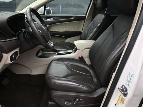 Used 2019 Lincoln MKC Reserve w/ MKC Technology Package AWD/4WD image 12