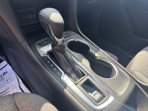 Used 2022 Chevrolet Equinox LT AWD/4WD image 19