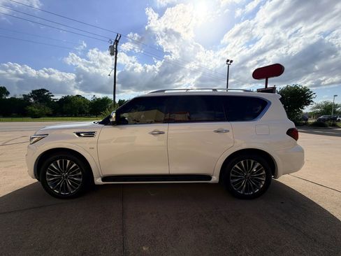 Used 2020 INFINITI QX80 Luxe w/ Proactive Package image 2