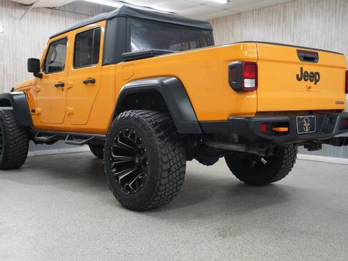 Used 2021 Jeep Gladiator Sport image 7