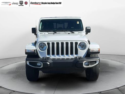 Certified 2023 Jeep Gladiator Overland image 3