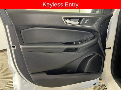 Used 2019 Ford Edge SEL w/ Equipment Group 201A FWD image 11