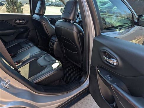 Used 2019 Jeep Cherokee Trailhawk w/ Comfort/Convenience Group image 16