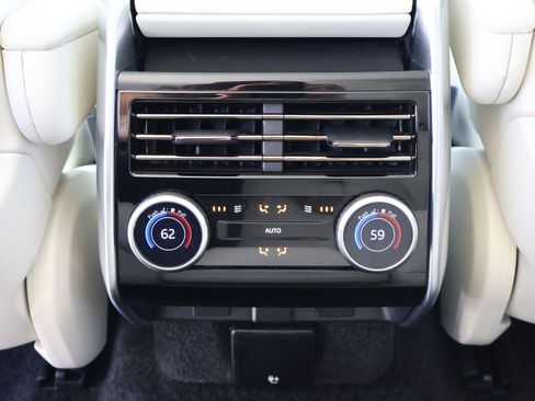 Certified 2025 Land Rover Range Rover Autobiography AWD/4WD image 25