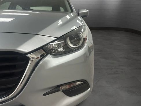 Used 2018 MAZDA MAZDA3 Touring FWD image 28