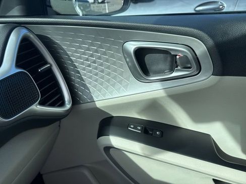 Used 2024 Kia Soul LX image 21