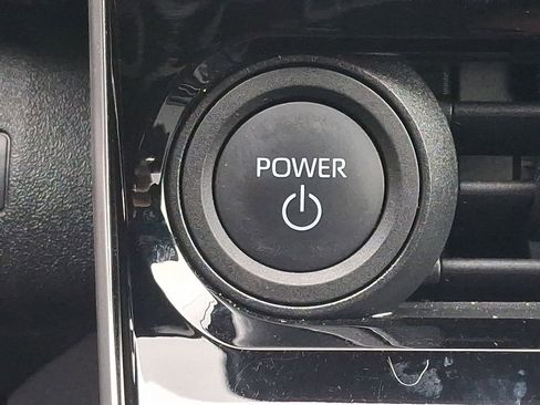 Used 2024 Subaru Solterra Limited image 21