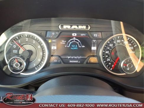 Used 2024 RAM 1500 Laramie AWD/4WD image 17