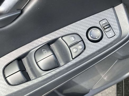 Used 2025 Nissan Sentra S FWD image 15