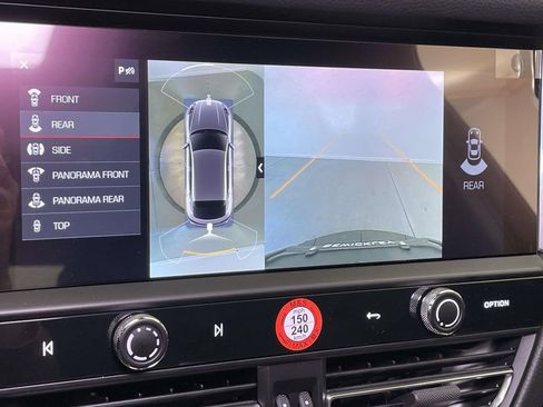 New 2026 Porsche Macan image 32