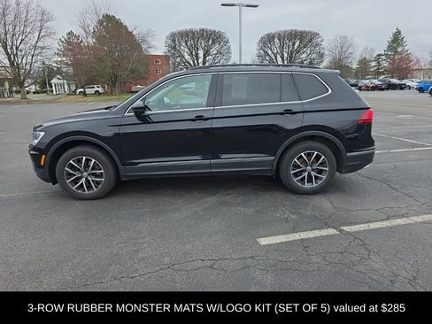 Used 2020 Volkswagen Tiguan SE w/ Panoramic Sunroof Package image 5