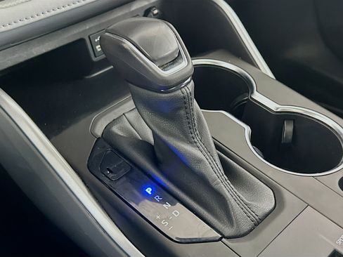 Used 2022 Toyota Highlander XLE image 24