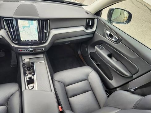 Certified 2025 Volvo XC60 B5 Core image 14