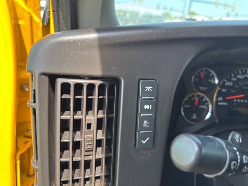 Used 2021 GMC Savana 3500 Extended w/ Power Convenience Package image 30