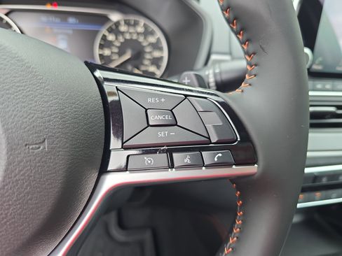 New 2025 Nissan Altima 2.5 SR image 17