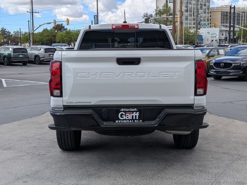 Used 2025 Chevrolet Colorado W/T w/ WT Convenience Package II AWD/4WD image 5