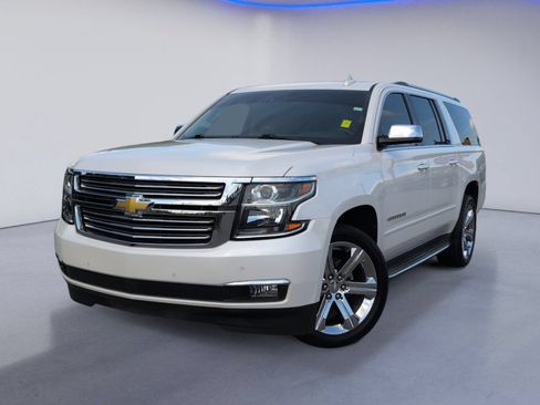 Used 2019 Chevrolet Suburban Premier AWD/4WD image 2
