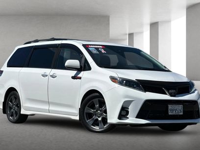 Used 2019 Toyota Sienna SE w/ SE Preferred Package