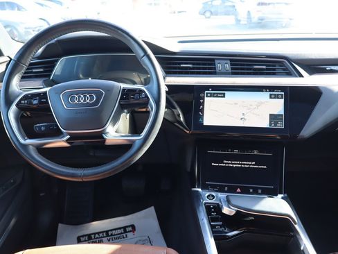 Used 2021 Audi e-tron Premium Plus w/ Premium Plus Package image 12