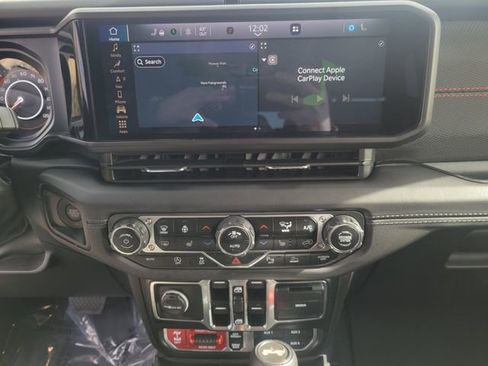 Used 2024 Jeep Wrangler Unlimited Rubicon image 19