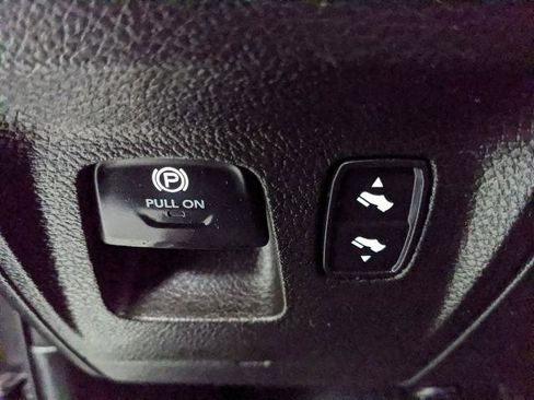 Used 2022 RAM 1500 Big Horn AWD/4WD image 17