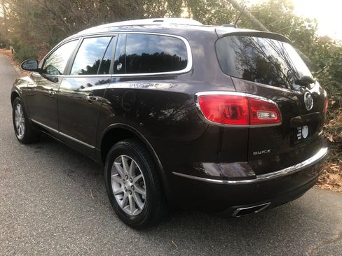 Used 2017 Buick Enclave Leather image 3