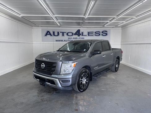 Used 2021 Nissan Titan SV w/ SV Convenience Package image 1