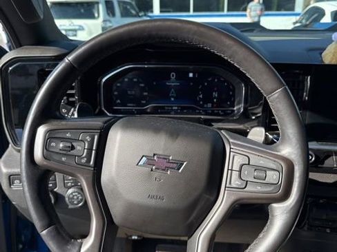 Used 2022 Chevrolet Silverado 1500 ZR2 w/ Technology Package image 16