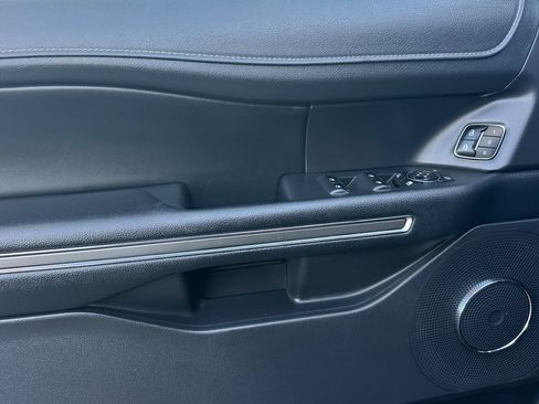 Used 2024 Ford Expedition XLT image 10