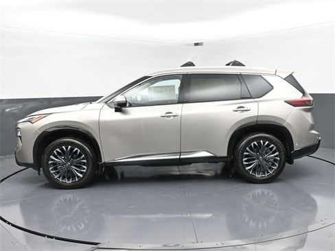 New 2025 Nissan Rogue Platinum w/ Platinum Premium Package image 4