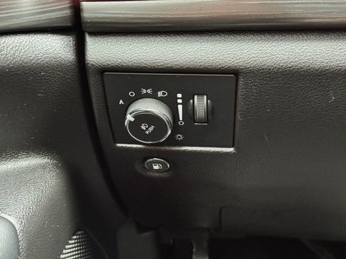 Used 2021 Jeep Grand Cherokee Laredo X AWD/4WD image 29