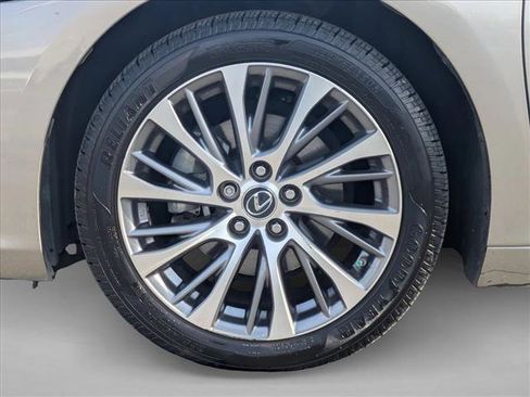 Used 2019 Lexus ES 350 w/ Premium Package FWD image 25