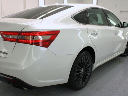 Used 2016 Toyota Avalon Touring image 15