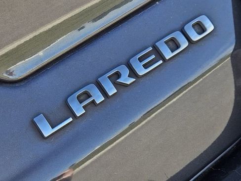 Used 2024 Jeep Grand Cherokee Laredo RWD image 12