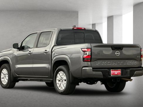 Used 2022 Nissan Frontier SV image 6