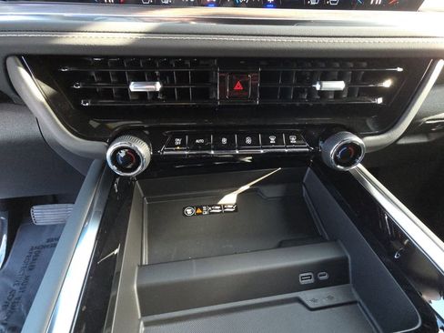 New 2026 Chevrolet Suburban Premier w/ Sun And Tow Package image 23