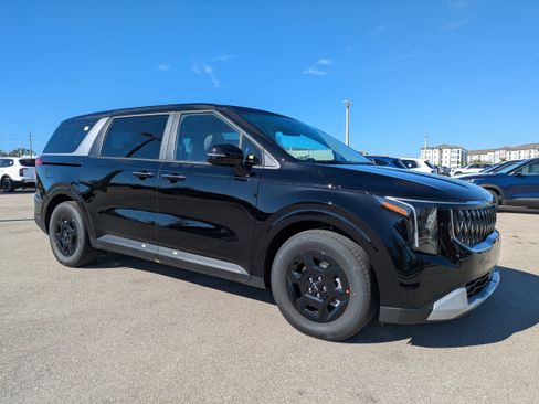 New 2026 Kia Carnival LXS image 2